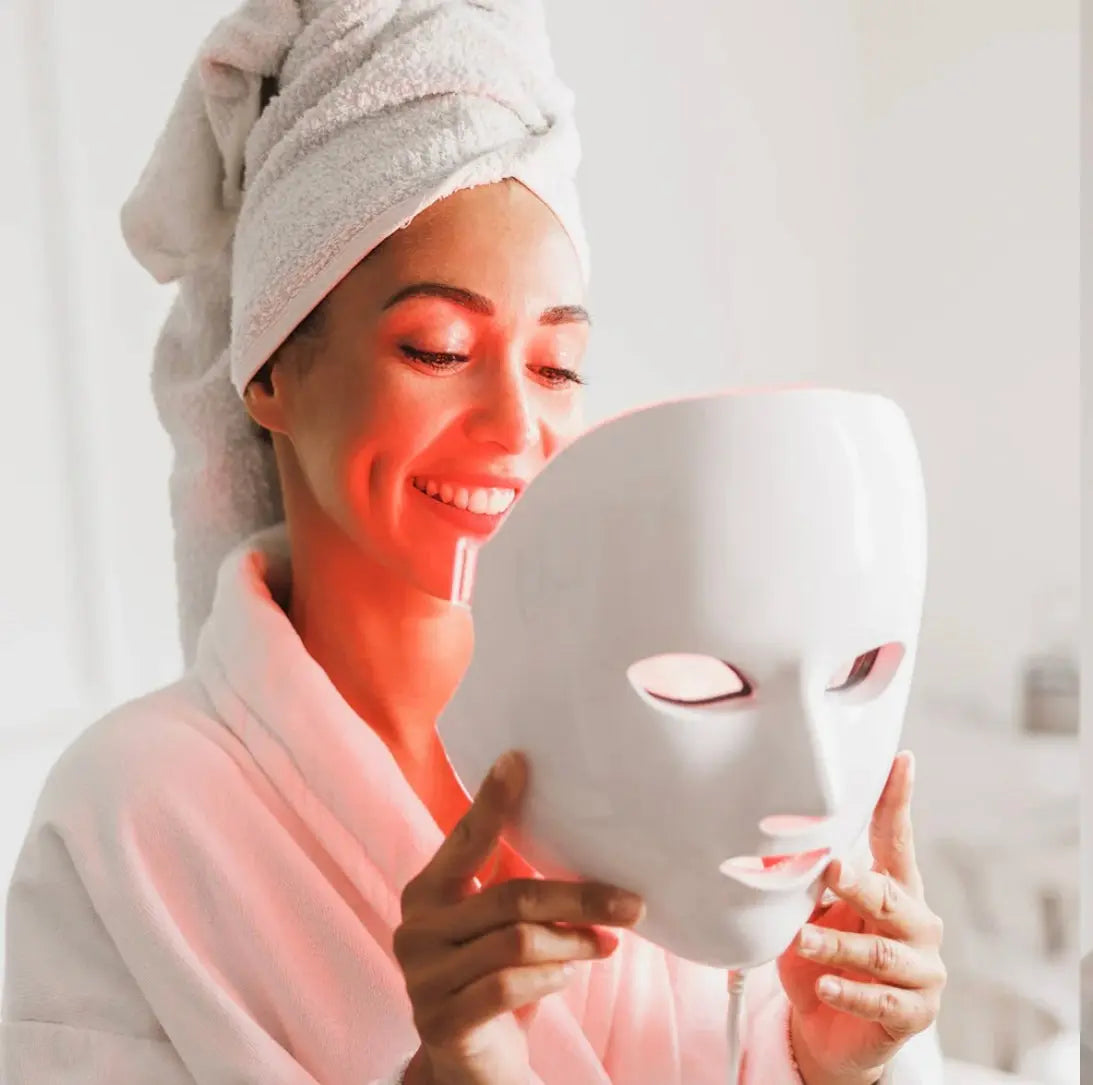 Dermalight™ : Masque Thérapeutique LED 7 Couleurs – Une Peau Plus Lisse Sans Effort - Luminary Beaute